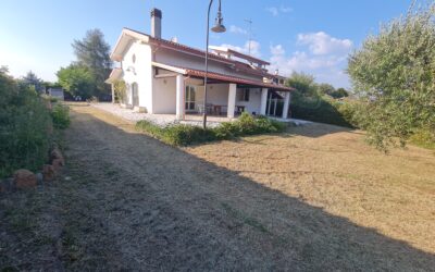 ZAGAROLO COLLE COLLECCHIE VILLA 180 METRI CON TERRENO